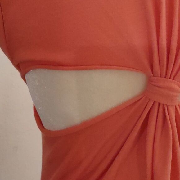 Almost Famous Coral colored top, with peekaboo cutouts, Size S - Picture 4 of 8